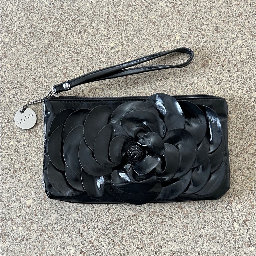 Lulu Black Floral Wristlet